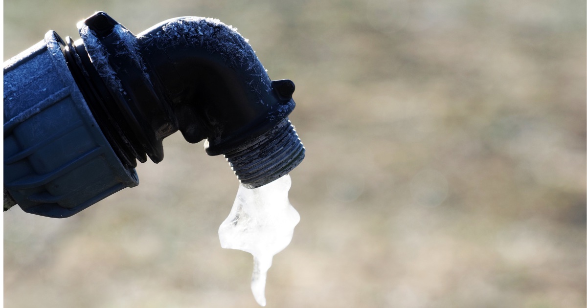 散水栓が凍結する理由と対応方法【予防策と役立つ製品もプロが紹介】