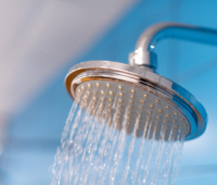 【シャワーの水圧が弱い】原因と対処法をプロが解説！