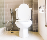 【ポタポタ流れるトイレの水漏れ】原因や適切な対処法を詳しく解説！