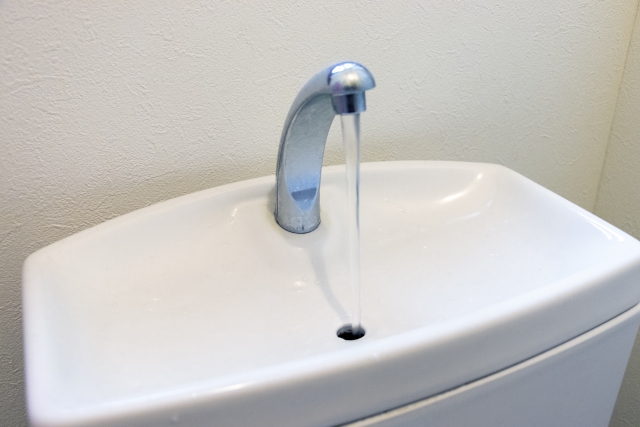 【トイレのタンクに水がたまらない原因と対処法】自分でできる確認ポイントと予防策