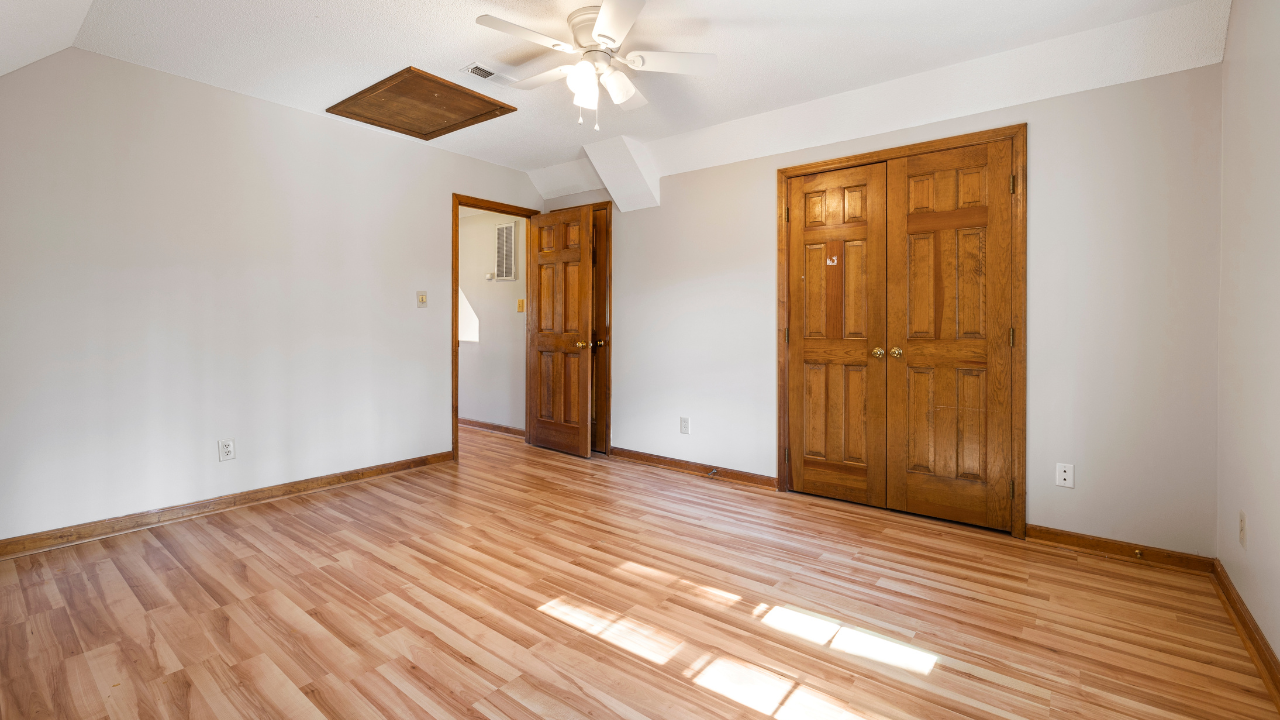 フローリングの水漏れは早期対応が重要！原因・応急処置・修理方法・予防策を徹底解説