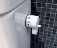 トイレのレバーが戻らない原因と対処法とは？水が止まらないときの直し方を解説！